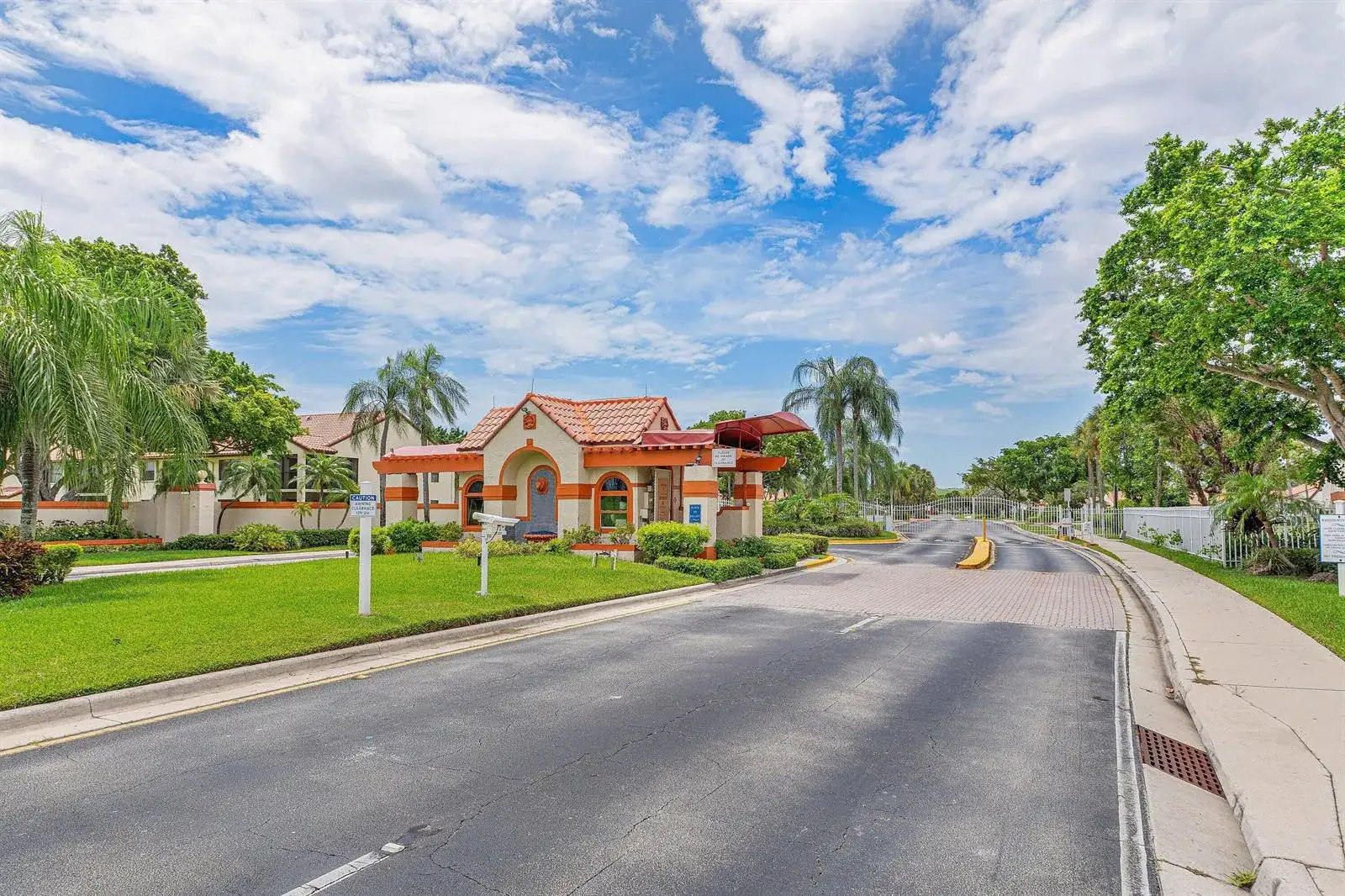 603 REPUBLIC Court, Deerfield Beach FL 33442 photo 2