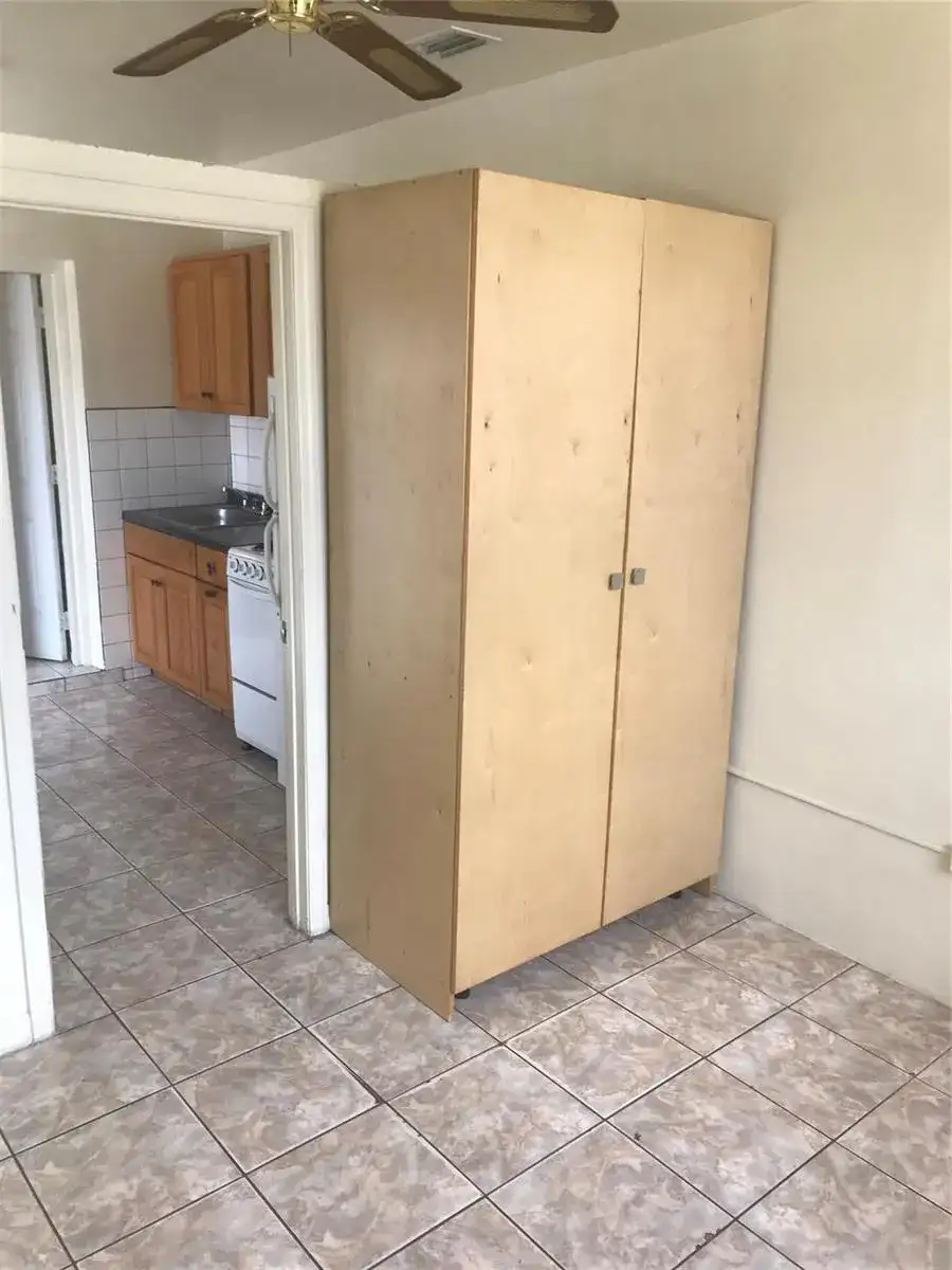 17131 NW 32 Court apt 1, Miami Gardens FL 33056 photo 2