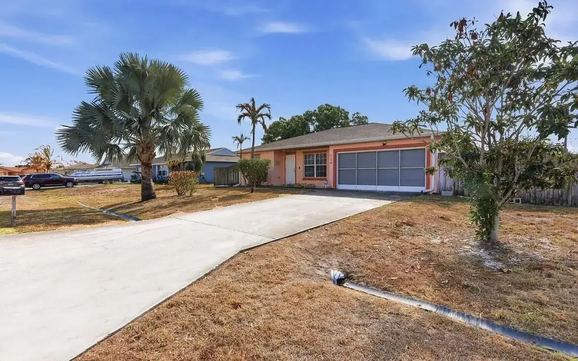 726 SW BOND Road, Port St. Lucie FL 34953 photo 2