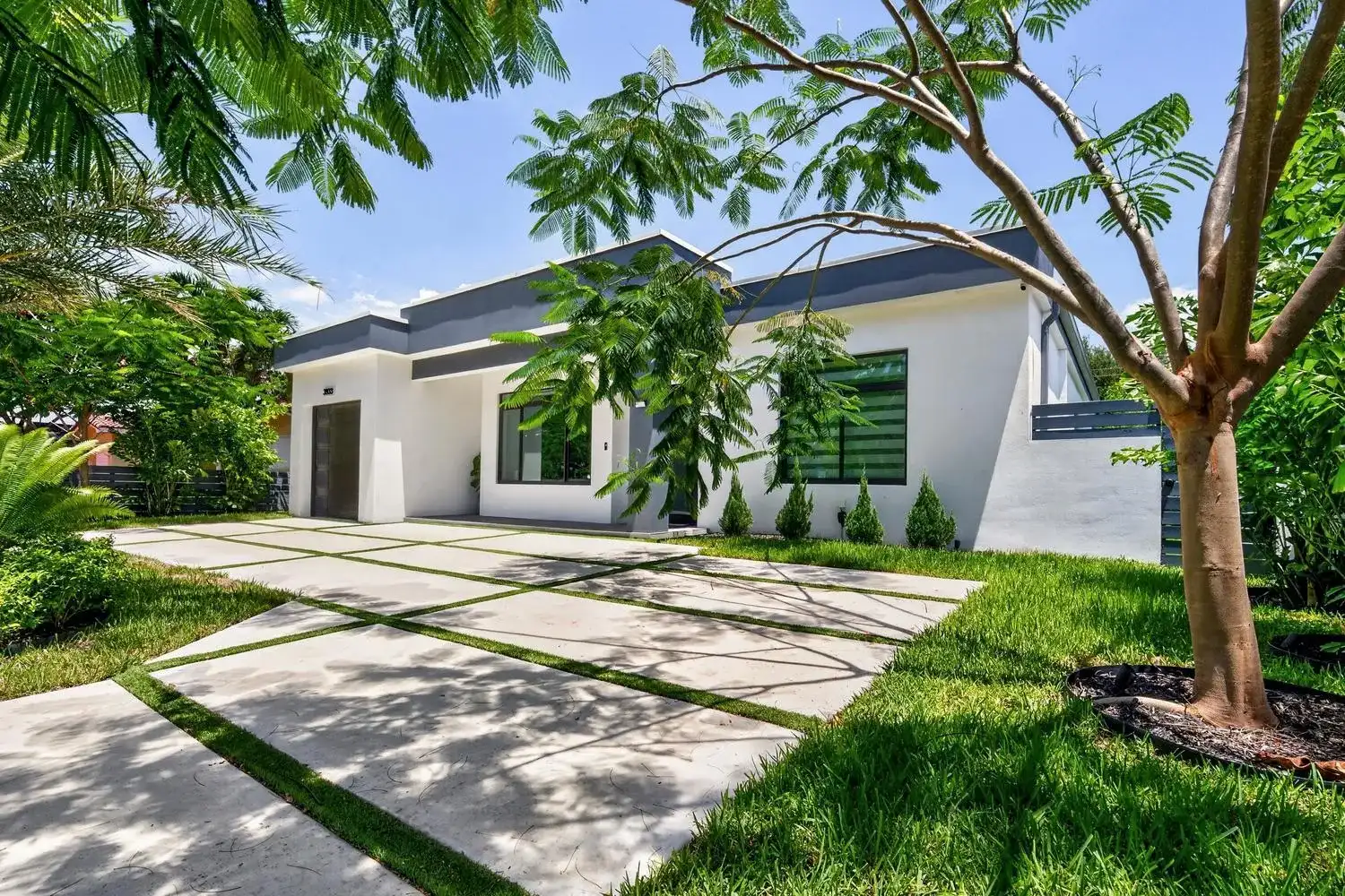 3933 Washington Street, Hollywood FL 33021