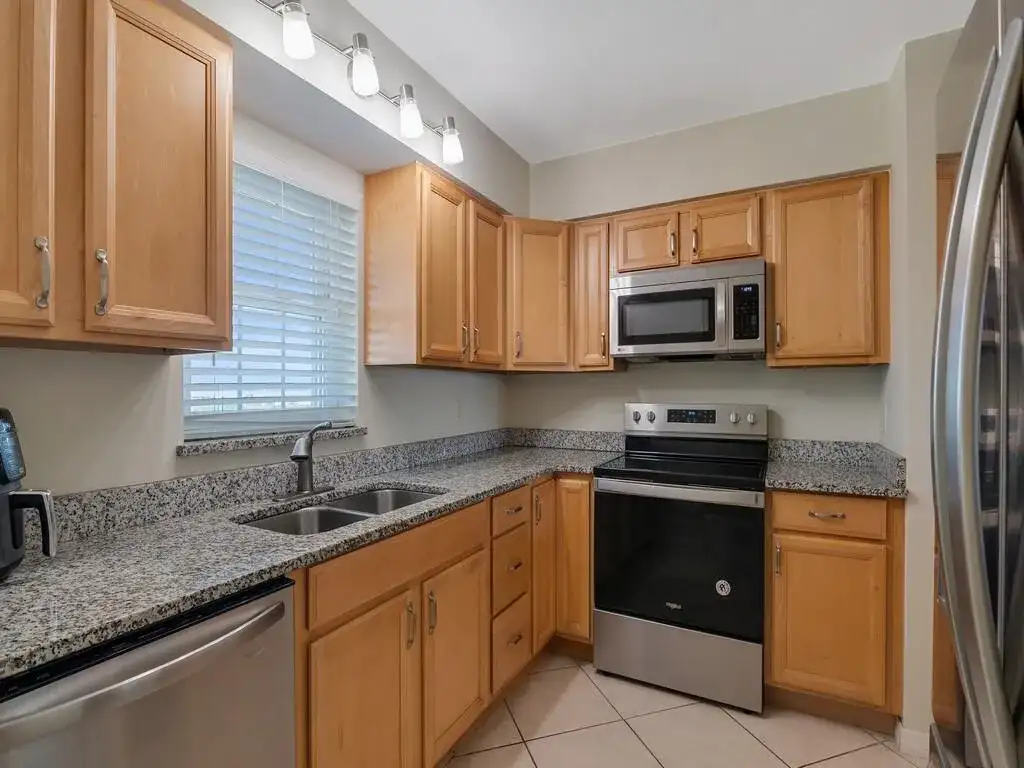 2333 Indian River Boulevard, Vero Beach FL 32960 photo 5