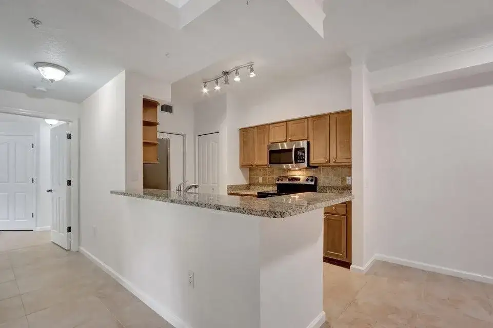 7101 MYRTLEWOOD Circle W, Palm Beach Gardens FL 33418 photo 2