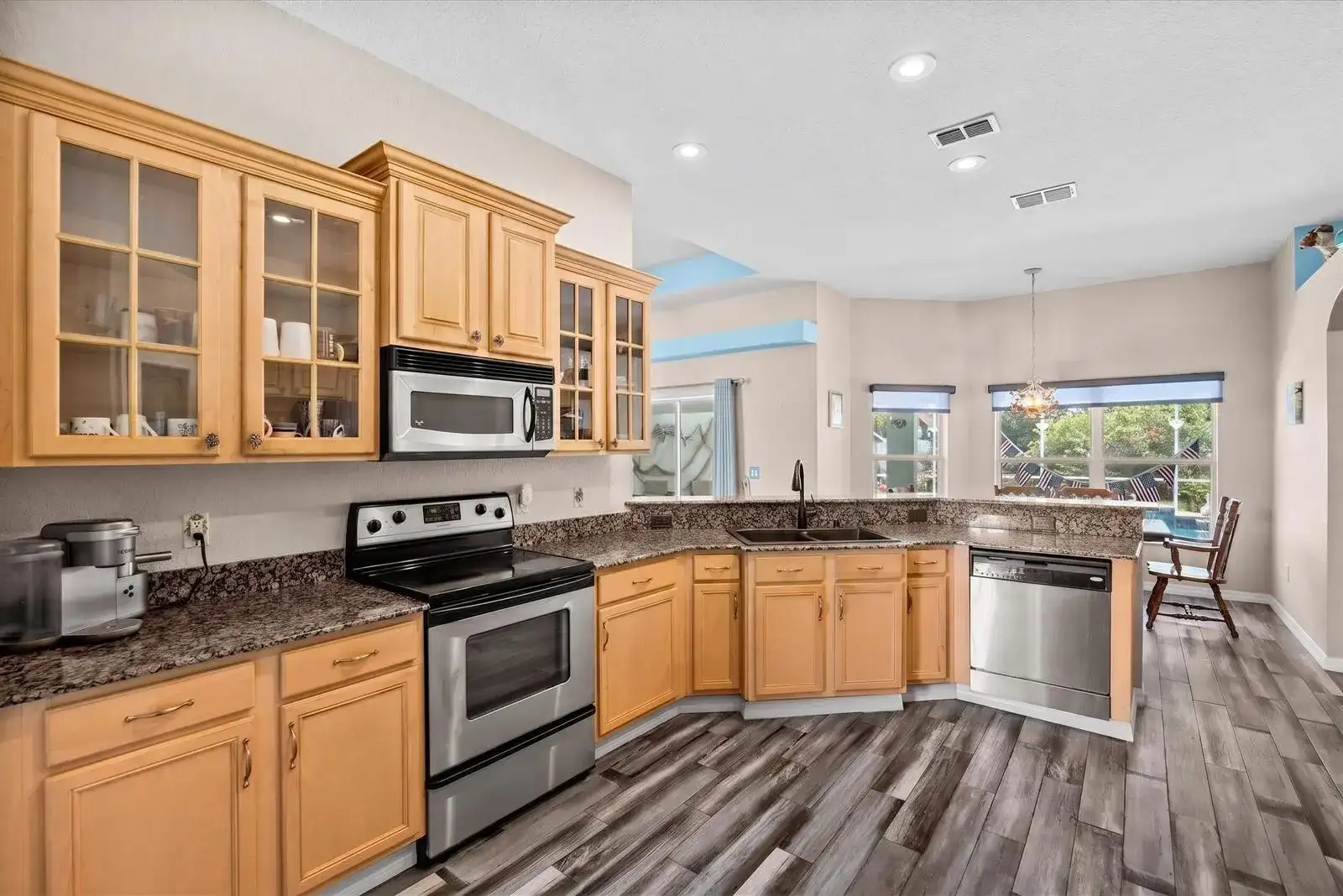 631 SE Stow Terrace, Port St. Lucie FL 34984 photo 5