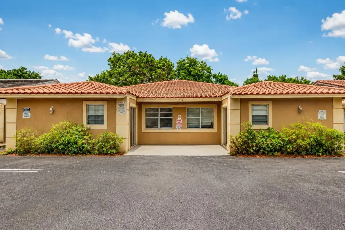 4125 WOODSIDE Drive # 4, Coral Springs FL 33065