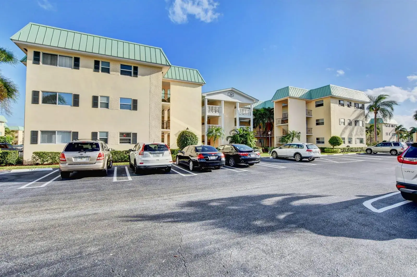 29 COLONIAL CLUB Drive # 202, Boynton Beach FL 33435