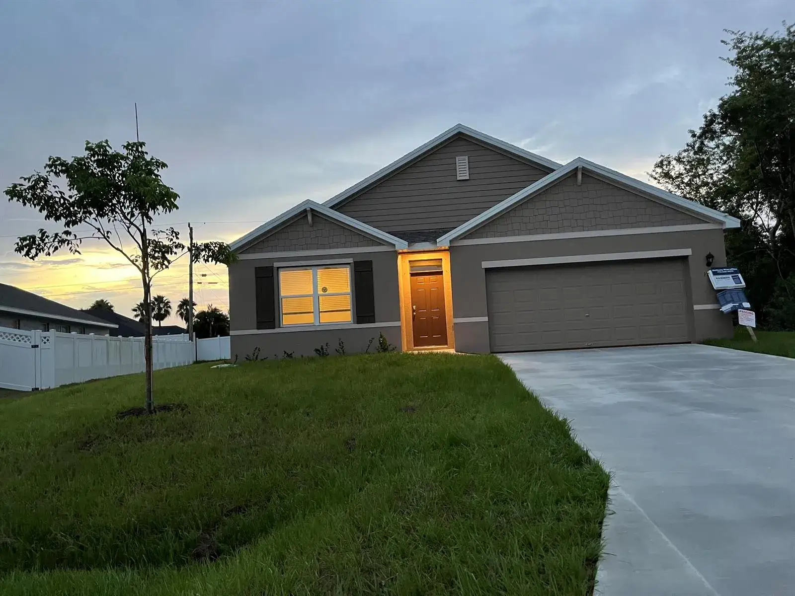 1982 SW GUERNSEY Street, Port St. Lucie FL 34987