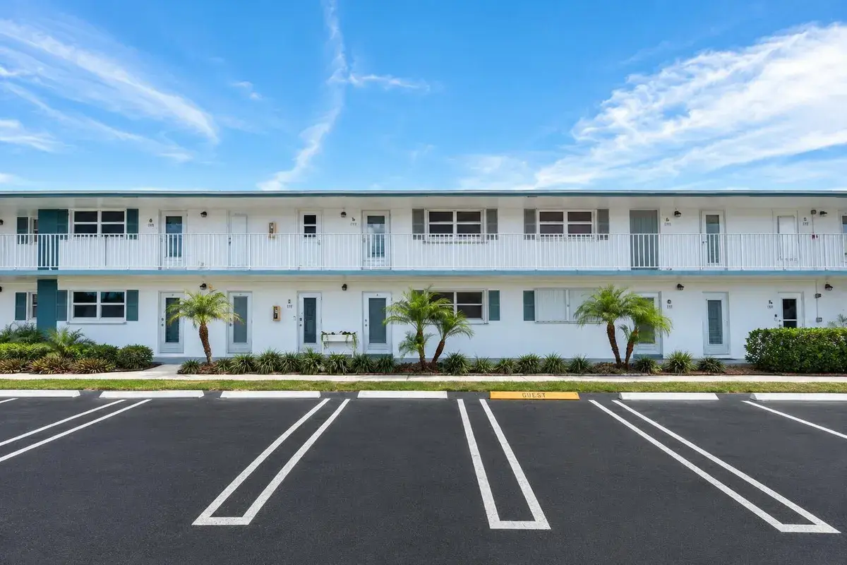 1114 Lake Terrace # 203, Boynton Beach FL 33426