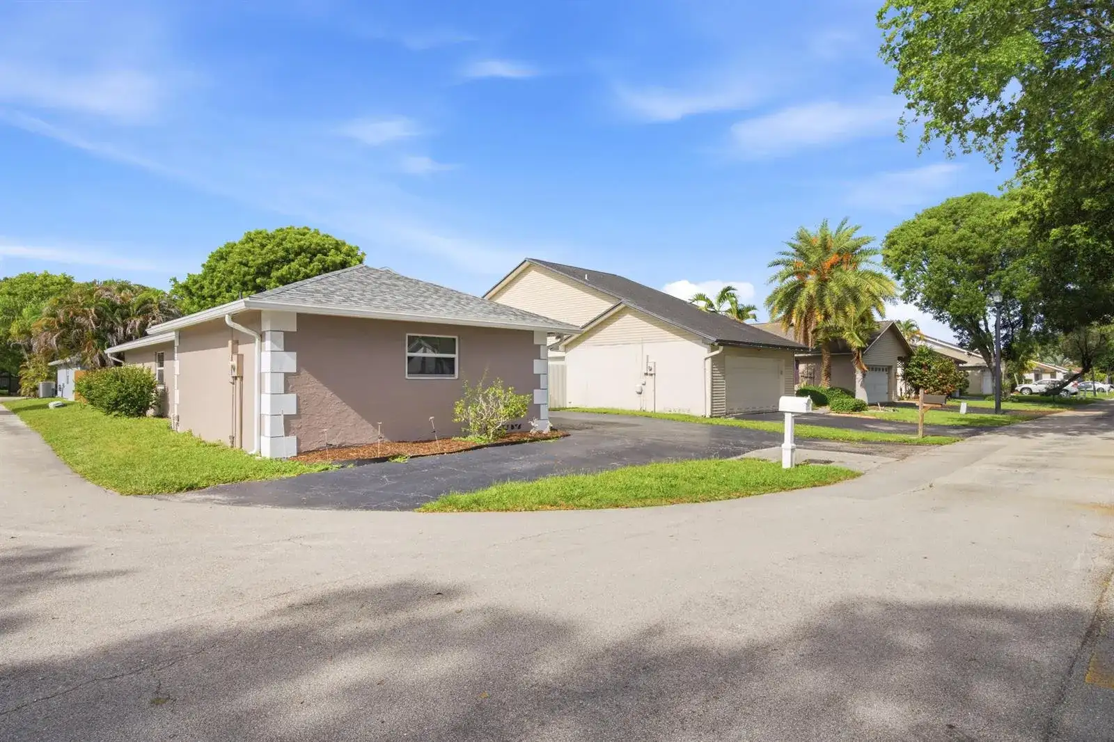 8300 SW 41ST Street, Davie FL 33328 photo 4
