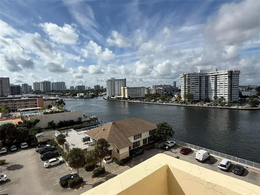 1833 S OCEAN Drive # 808, Hallandale Beach FL 33009 photo 2