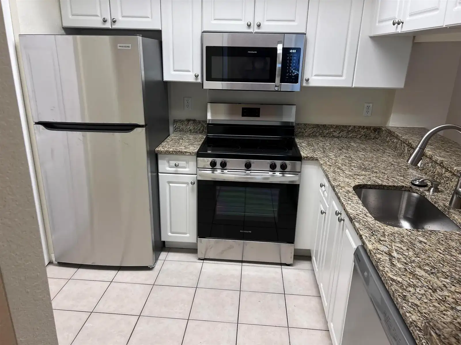 2802 SARENTO Place # 302, Palm Beach Gardens FL 33410 photo 2