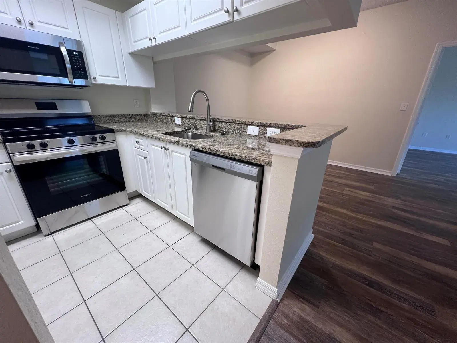2802 SARENTO Place # 302, Palm Beach Gardens FL 33410