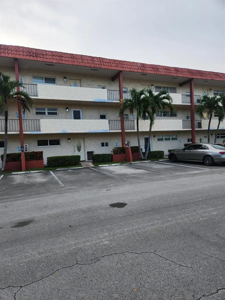 811 S Hollybrook Drive S # 206, Pembroke Pines FL 33025