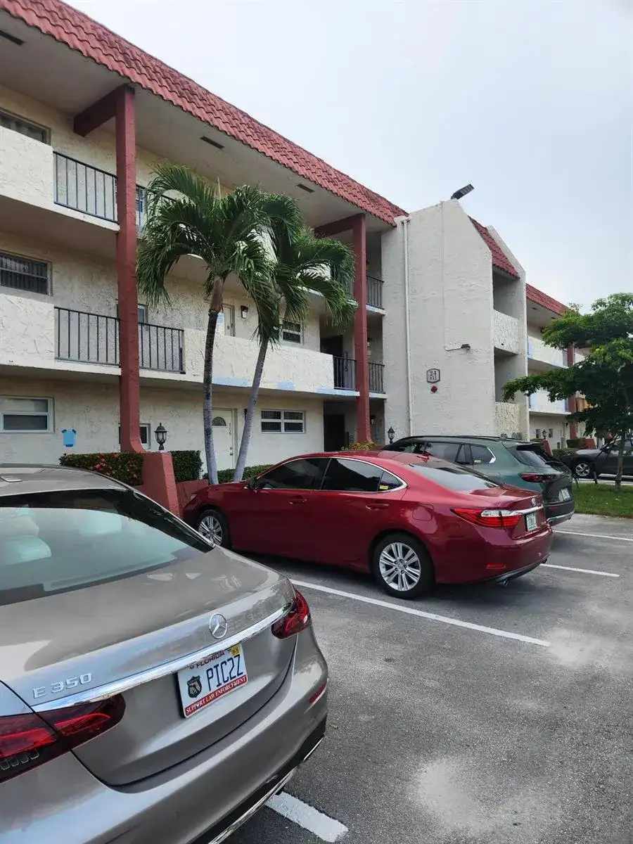 811 S Hollybrook Drive S # 206, Pembroke Pines FL 33025 photo 5