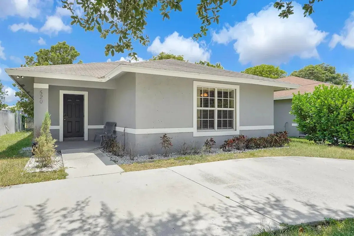 520 N SOUTHRIDGE Road N, Delray Beach FL 33444
