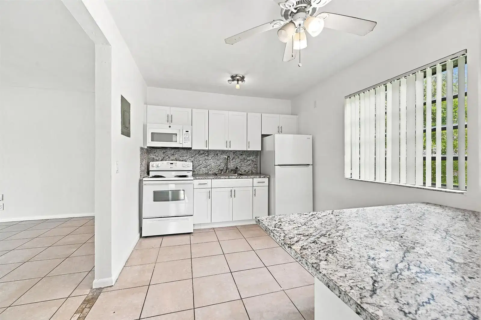 413 SW 24th Avenue, Fort Lauderdale FL 33312 photo 5