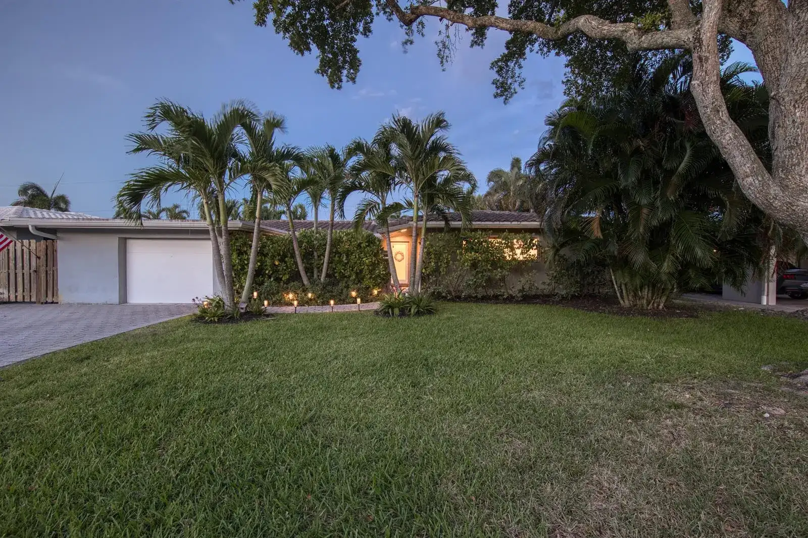 3652 NE 18TH Avenue, Oakland Park FL 33334 photo 2