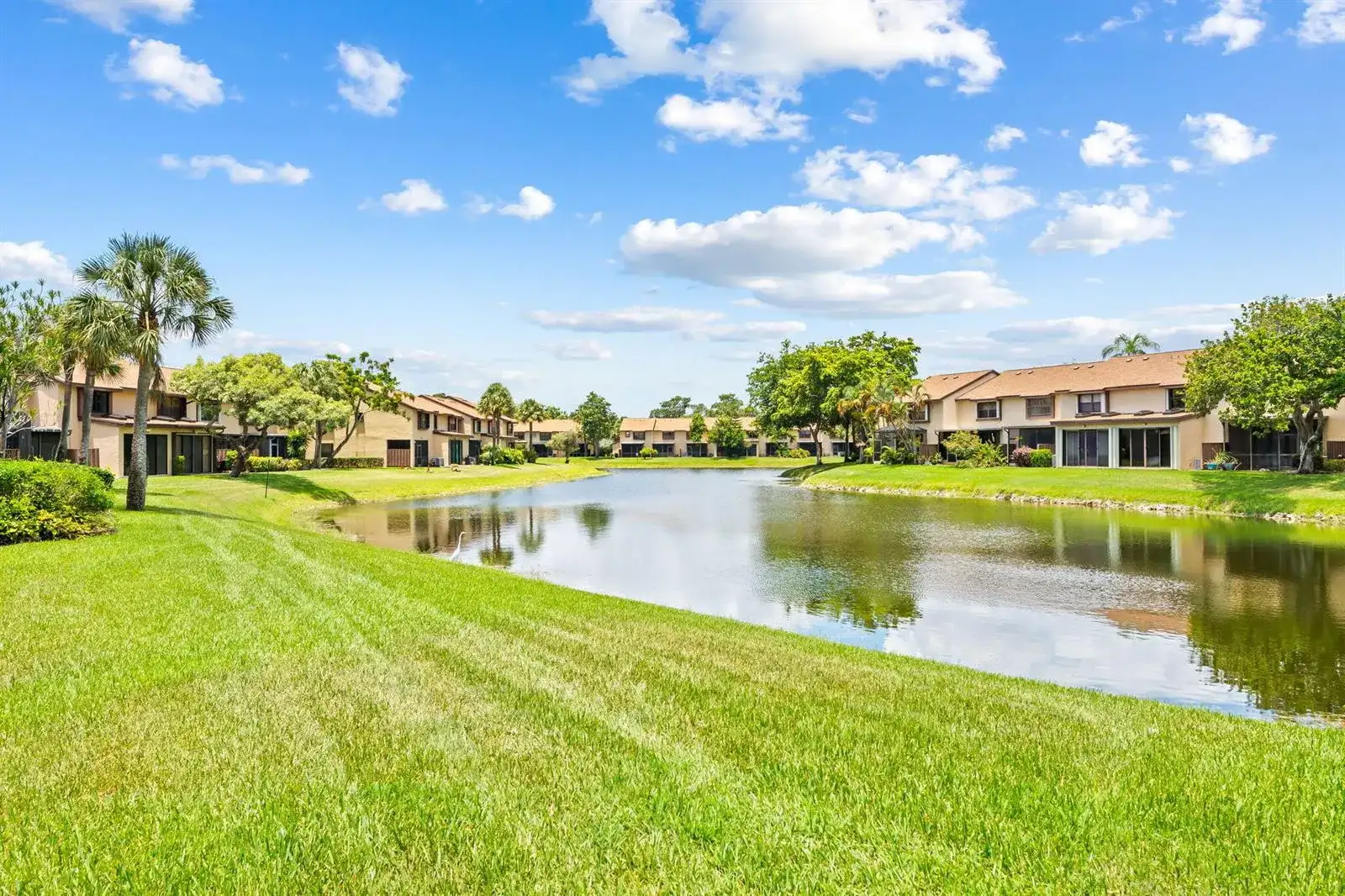 3952 COCOPLUM Circle # 3646, Coconut Creek FL 33063 photo 2