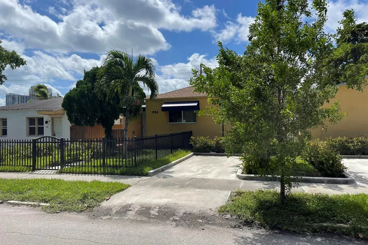 1954 BUCHANAN Street, Hollywood FL 33020