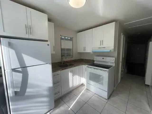 420 DOUGLASS Avenue, West Palm Beach FL 33401 photo 3