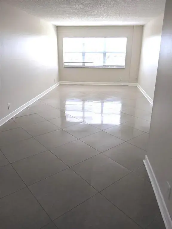 2555 NE 11th Street # 803, Fort Lauderdale FL 33304