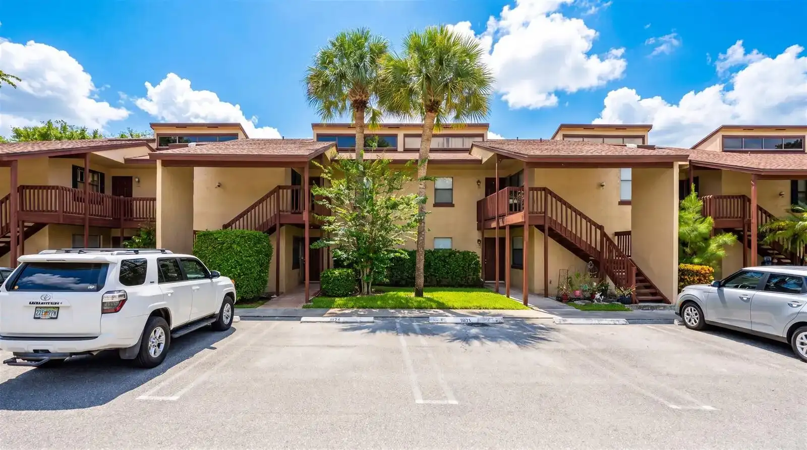 1303 LAKEVIEW Drive E, Royal Palm Beach FL 33411
