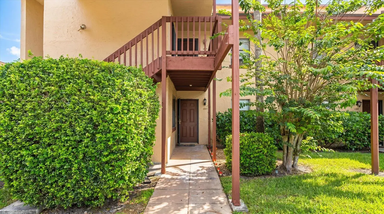 1303 LAKEVIEW Drive E, Royal Palm Beach FL 33411