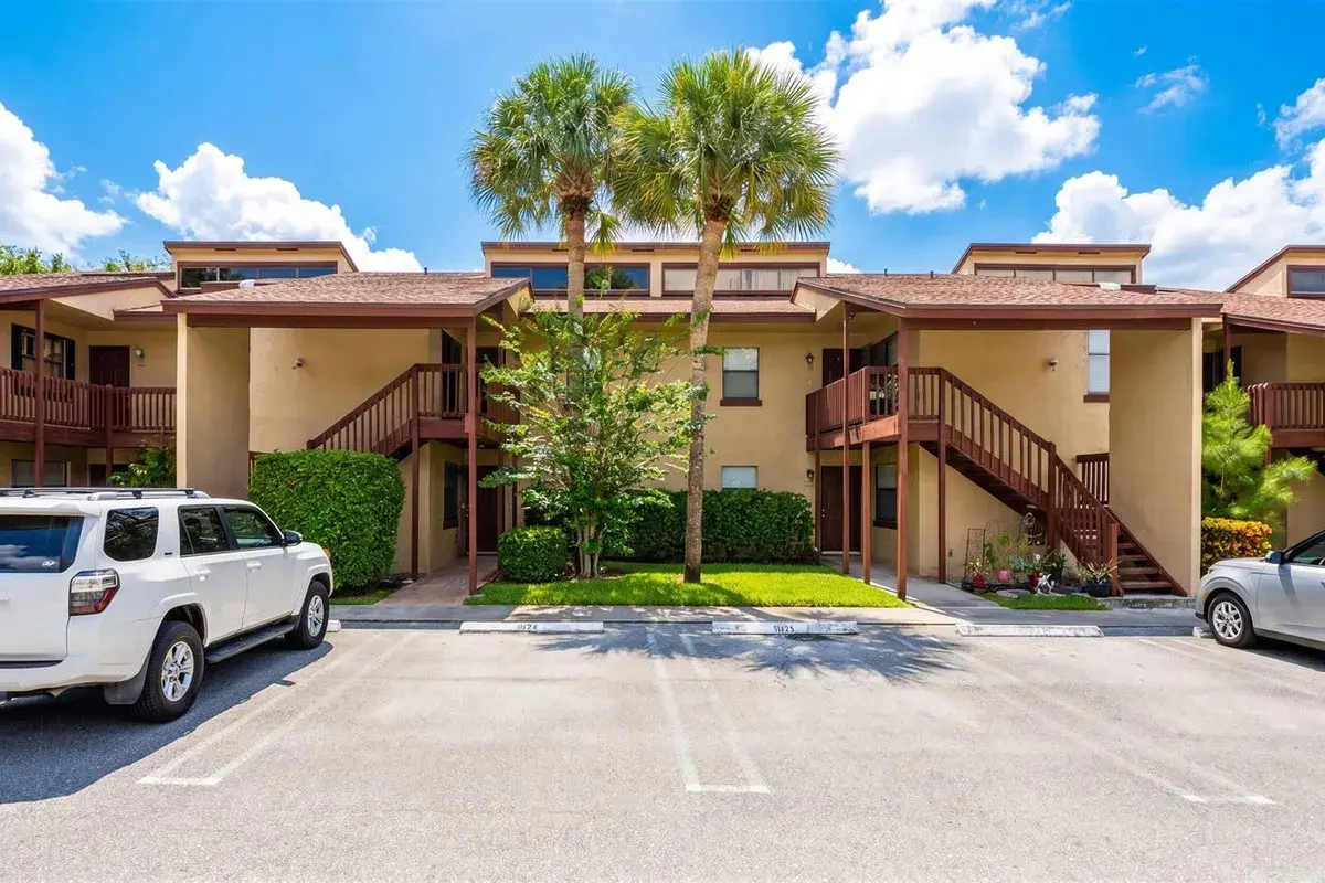 1303 LAKEVIEW Drive E, Royal Palm Beach FL 33411