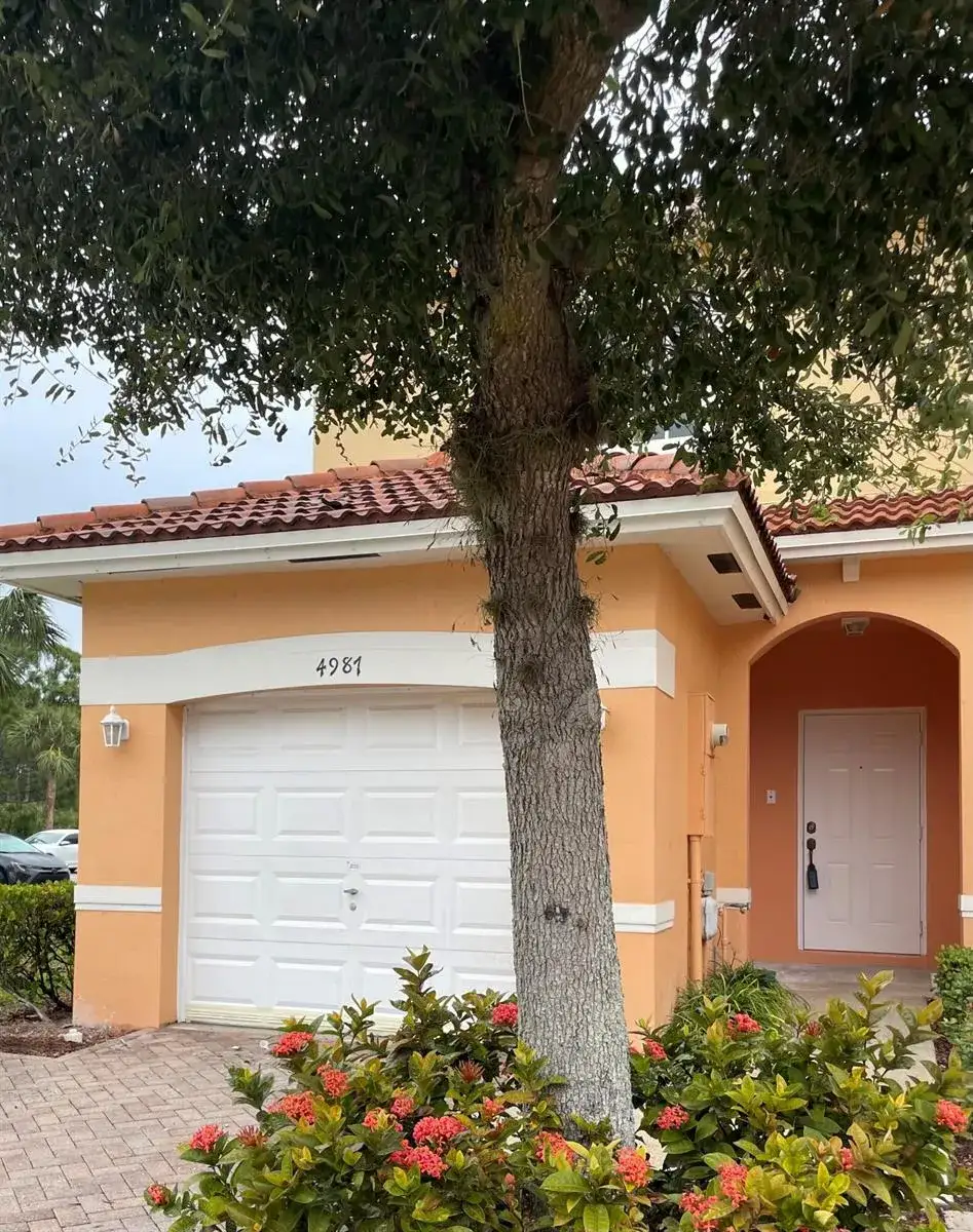 4987 SE Mariner Garden Circle SE, Stuart FL 34997