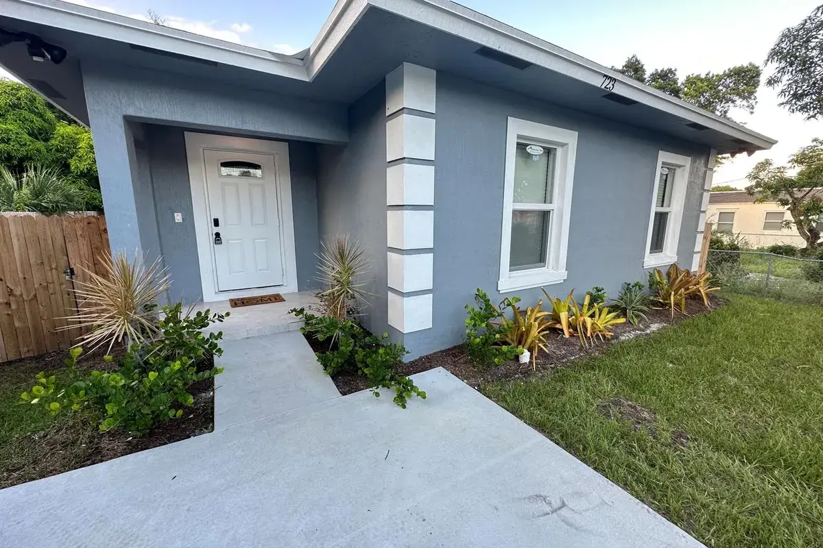 723 20TH Street, West Palm Beach FL 33407