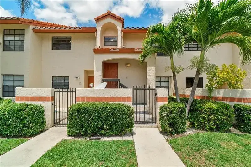 1004 Congressional Way, Deerfield Beach FL 33442 photo 3