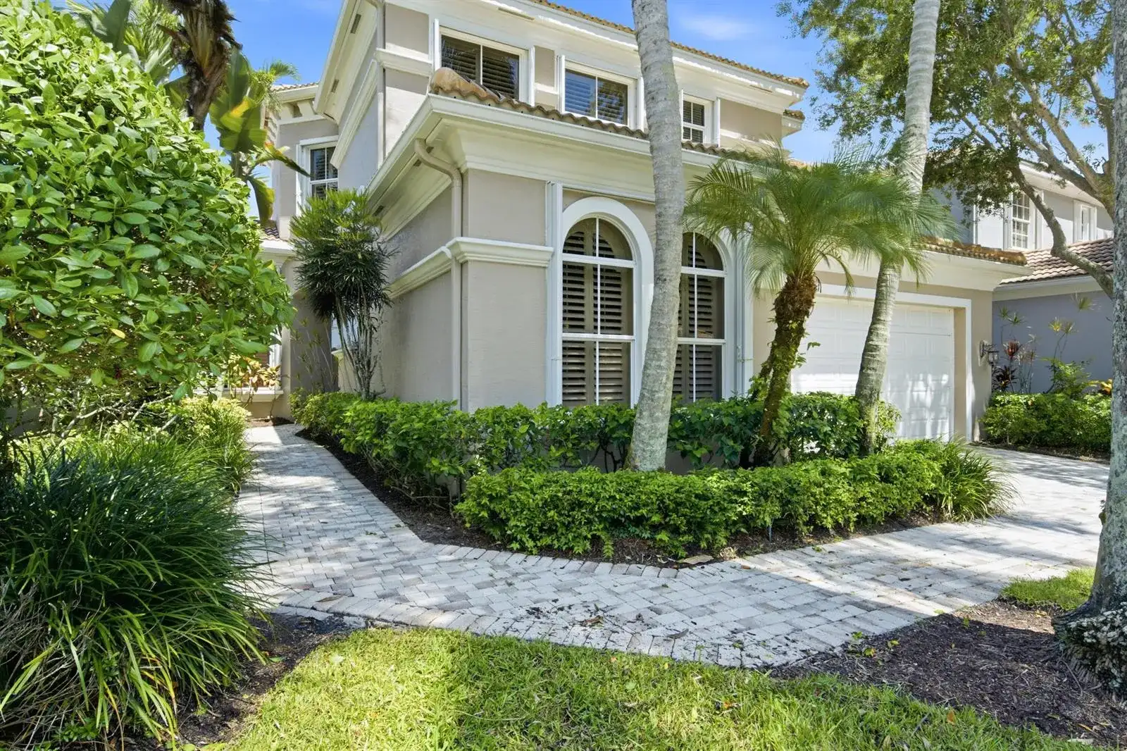 136 ANDALUSIA Way, Palm Beach Gardens FL 33418 photo 2