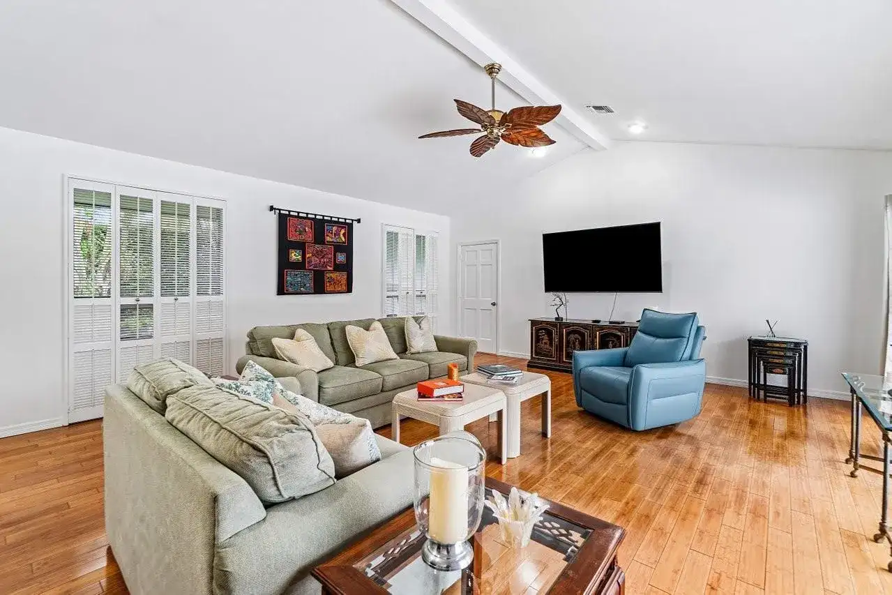 10158 SE ACORN Way, Jupiter FL 33469 photo 4
