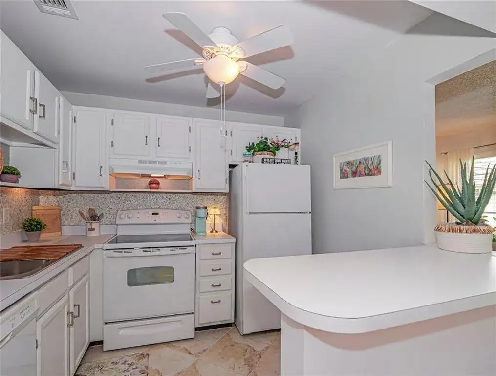 75 Royal Oak Court # 204, Vero Beach FL 32962 photo 3