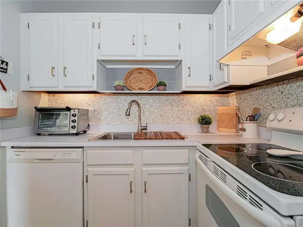 75 Royal Oak Court # 204, Vero Beach FL 32962 photo 5