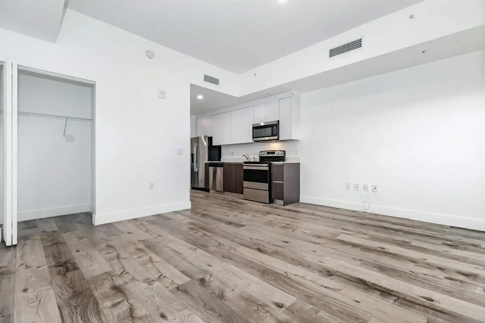 39 NW 7TH Avenue # 405, Miami FL 33128 photo 2