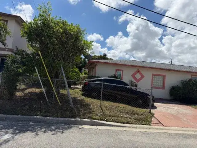 1585 W 36TH Street, West Palm Beach FL 33404 photo 5