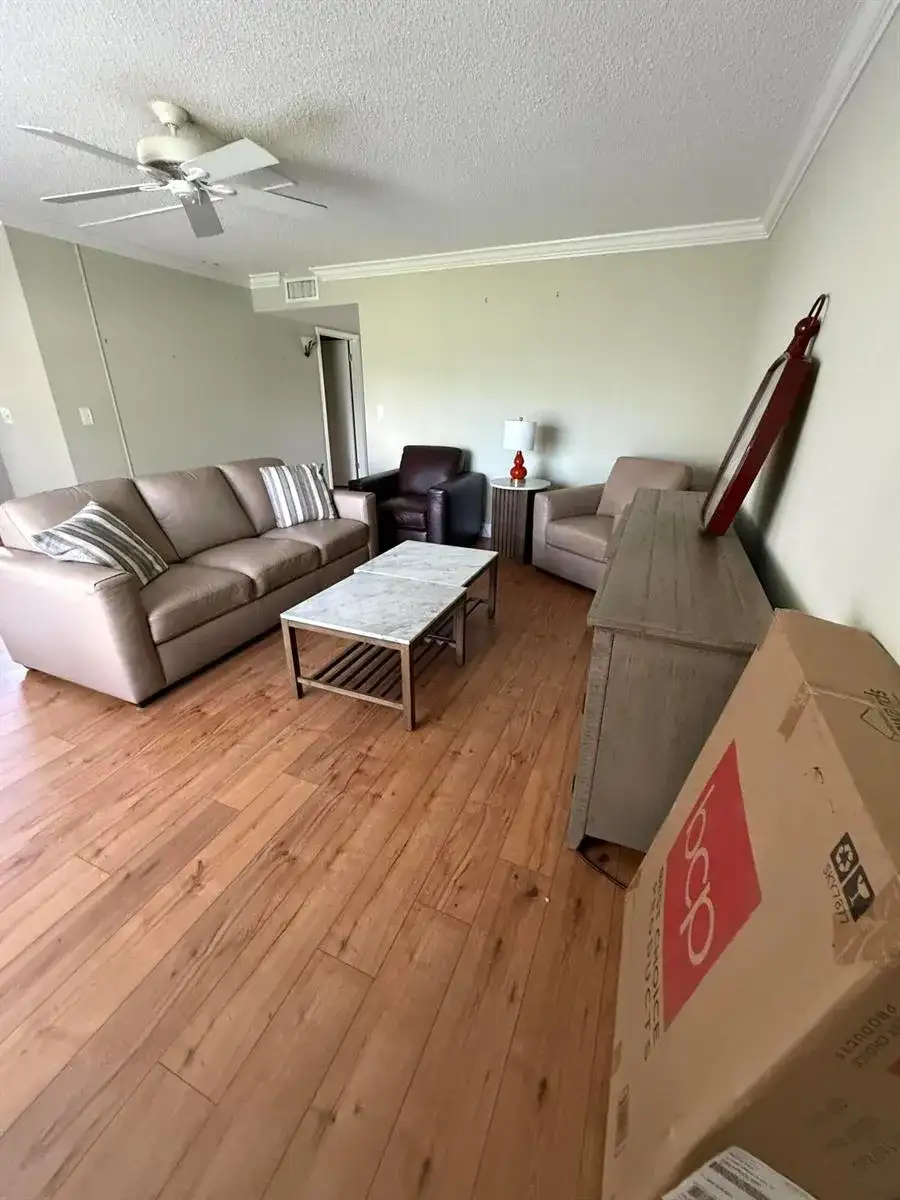 33 Pine Arbor Lane # 102, Vero Beach FL 32962 photo 2
