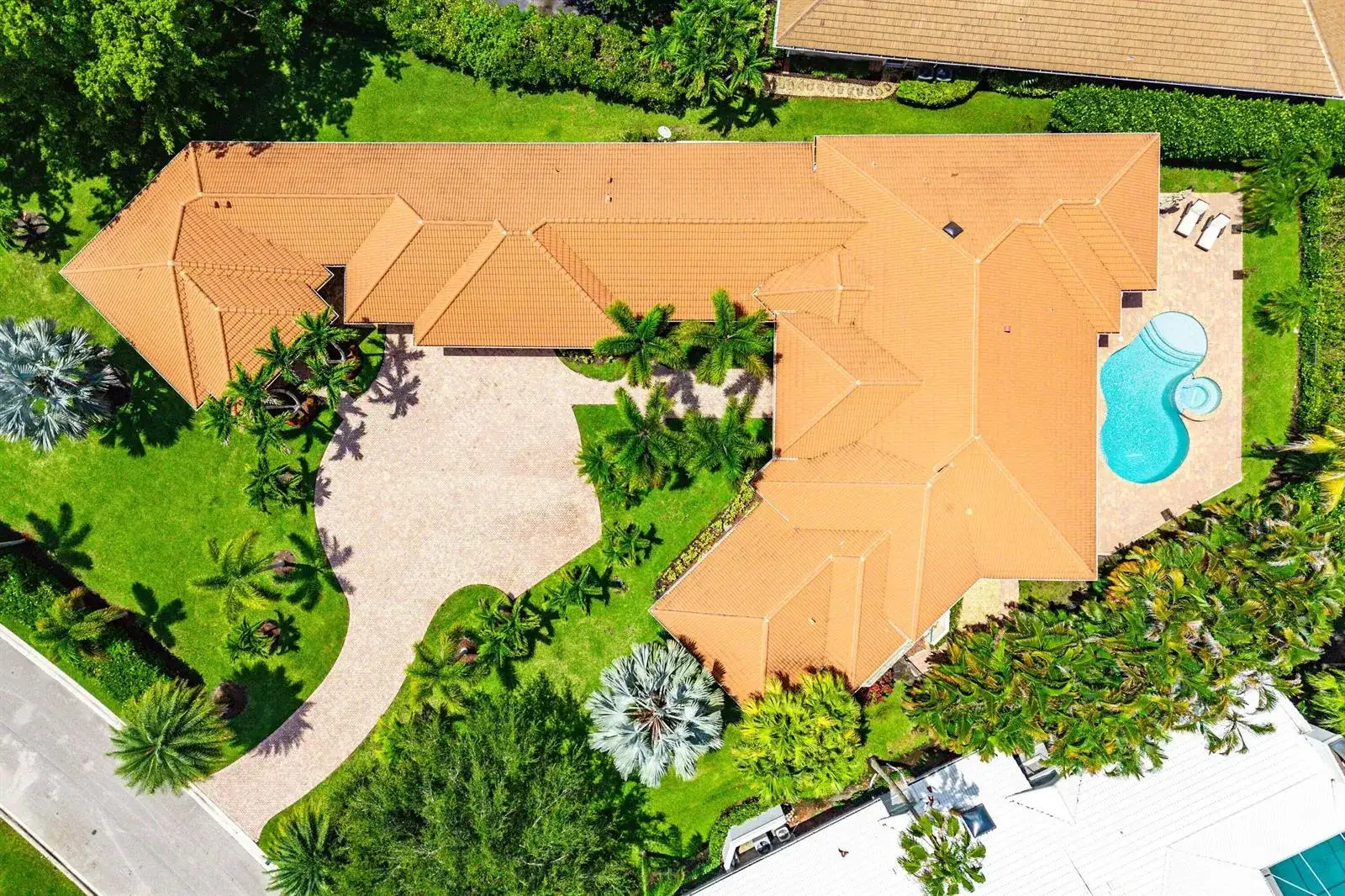 221 THORNTON Drive, Palm Beach Gardens FL 33418 photo 2
