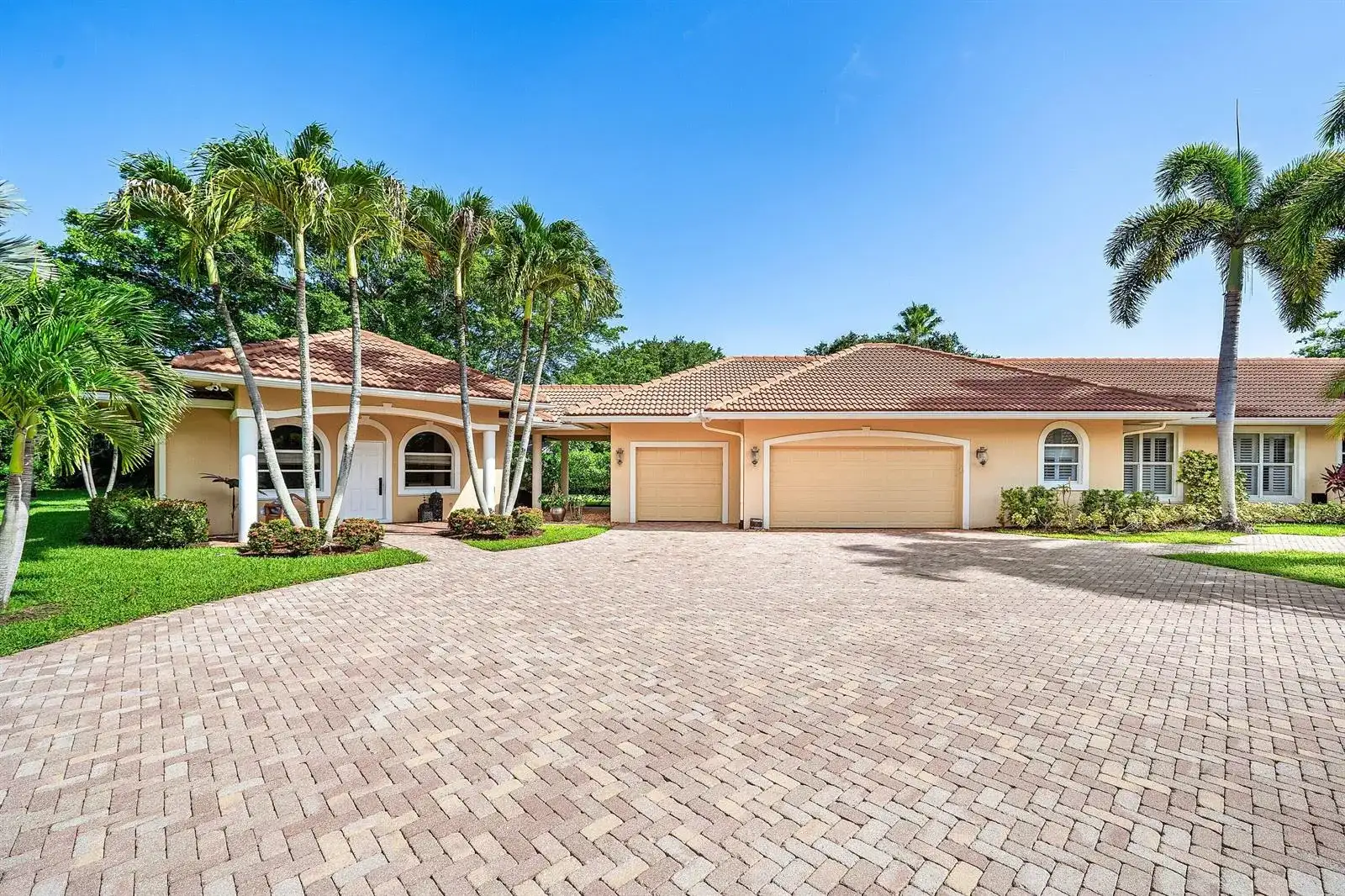 221 THORNTON Drive, Palm Beach Gardens FL 33418 photo 3