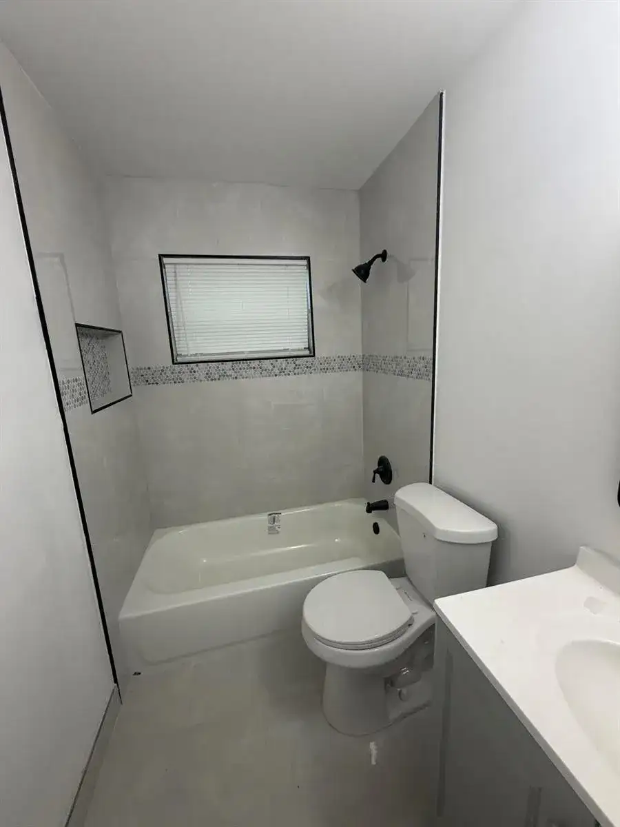 821 SW 62ND Avenue, North Lauderdale FL 33068 photo 2