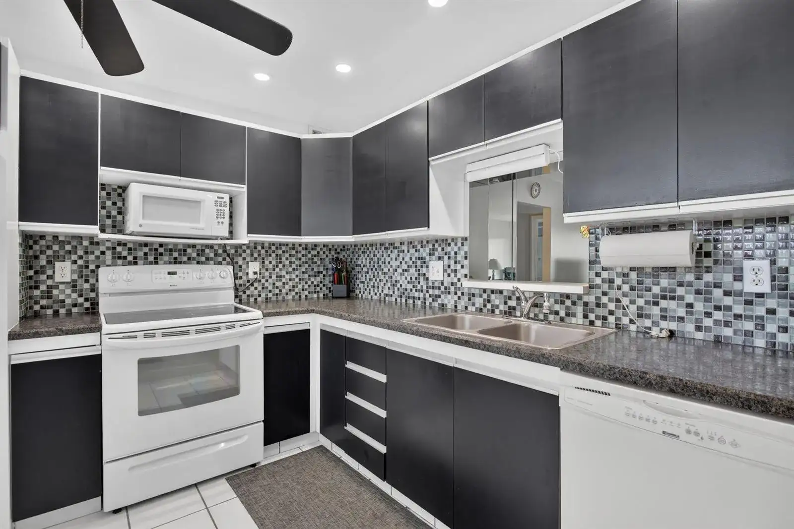 2301 LUCAYA Lane # D4, Coconut Creek FL 33066 photo 3