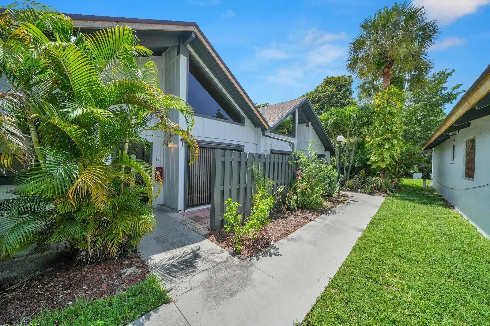 100 Sparrow Drive # 13, Royal Palm Beach FL 33411