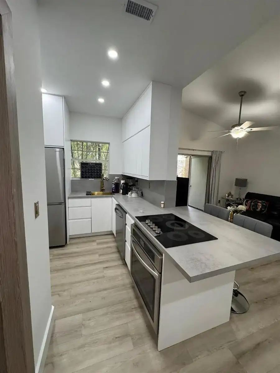 2331 NW 96th Terrace # 17H, Pembroke Pines FL 33024 photo 2