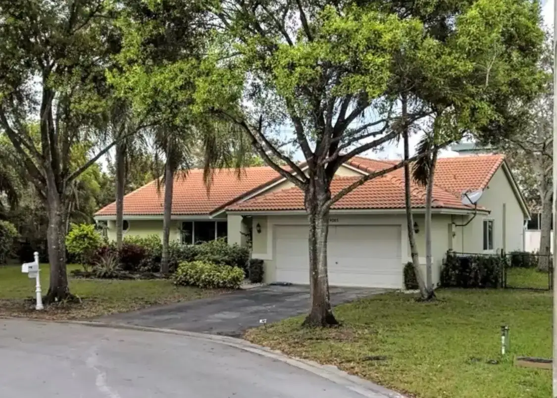 9285 NW 44TH Court, Coral Springs FL 33065 photo 2