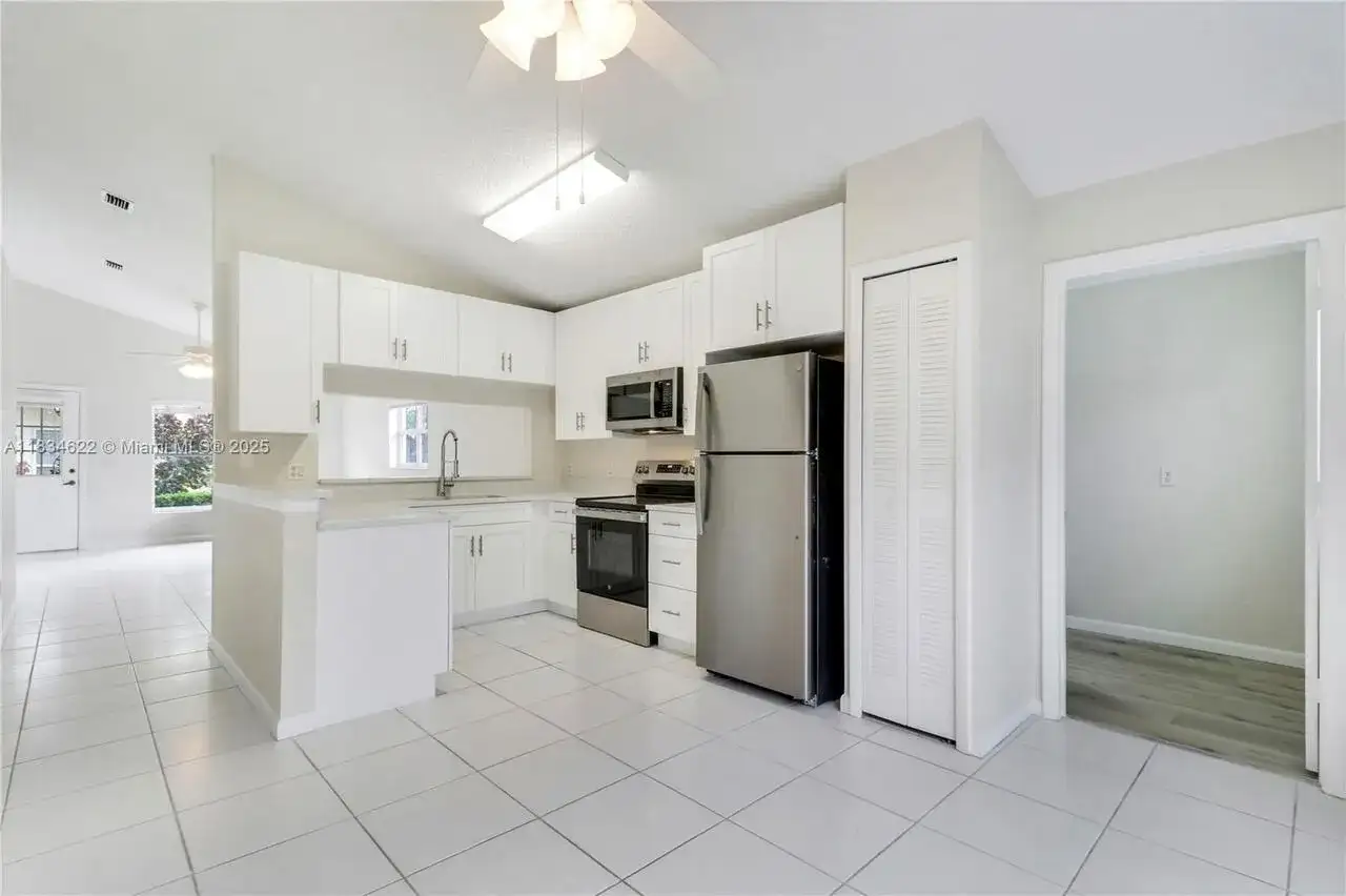 653 NW SAN REMO Circle, Port St. Lucie FL 34986 photo 4