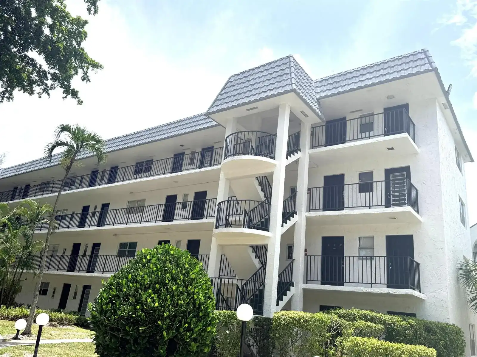 3360 SPANISH MOSS Terrace # 313, Lauderhill FL 33319