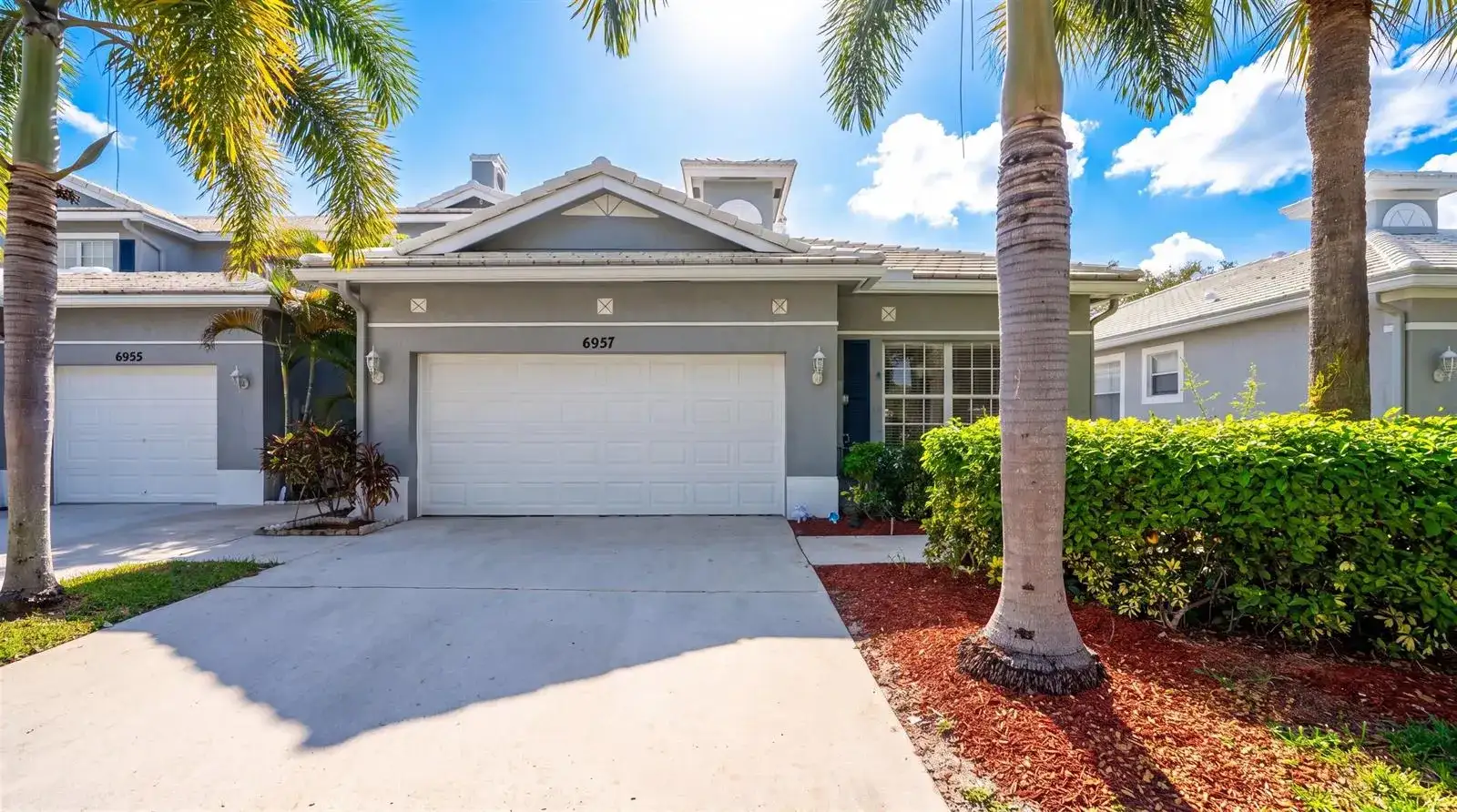 6957 BLUE SKIES Drive, Lake Worth FL 33463 photo 2