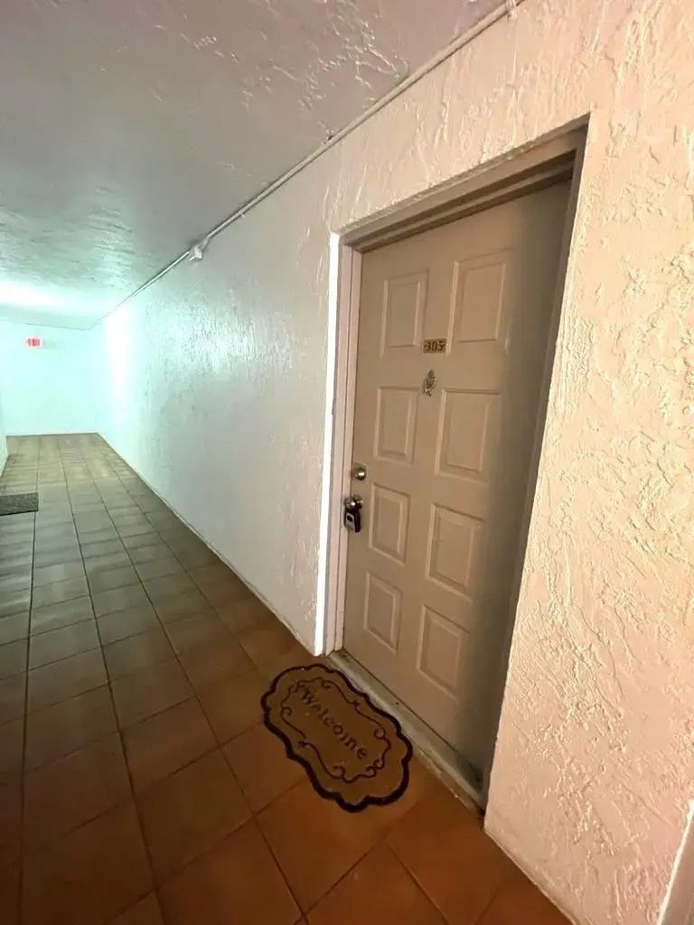 711 N PINE ISLAND Road # 305, Plantation FL 33324