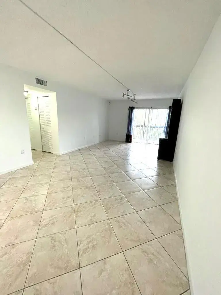 711 N PINE ISLAND Road # 305, Plantation FL 33324