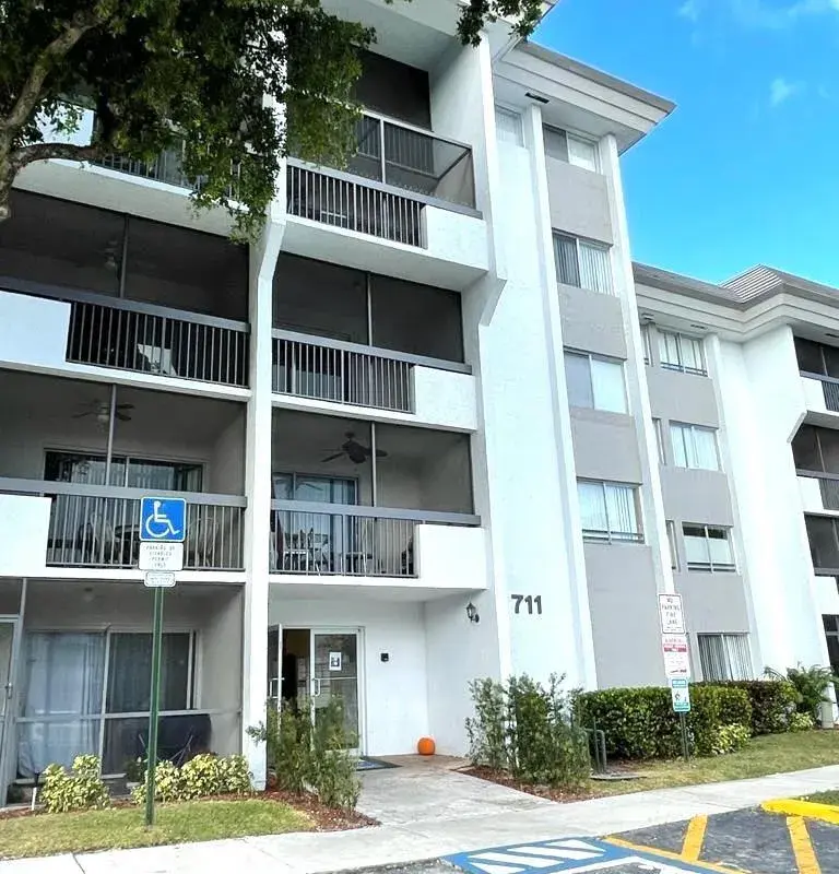 711 N PINE ISLAND Road # 305, Plantation FL 33324